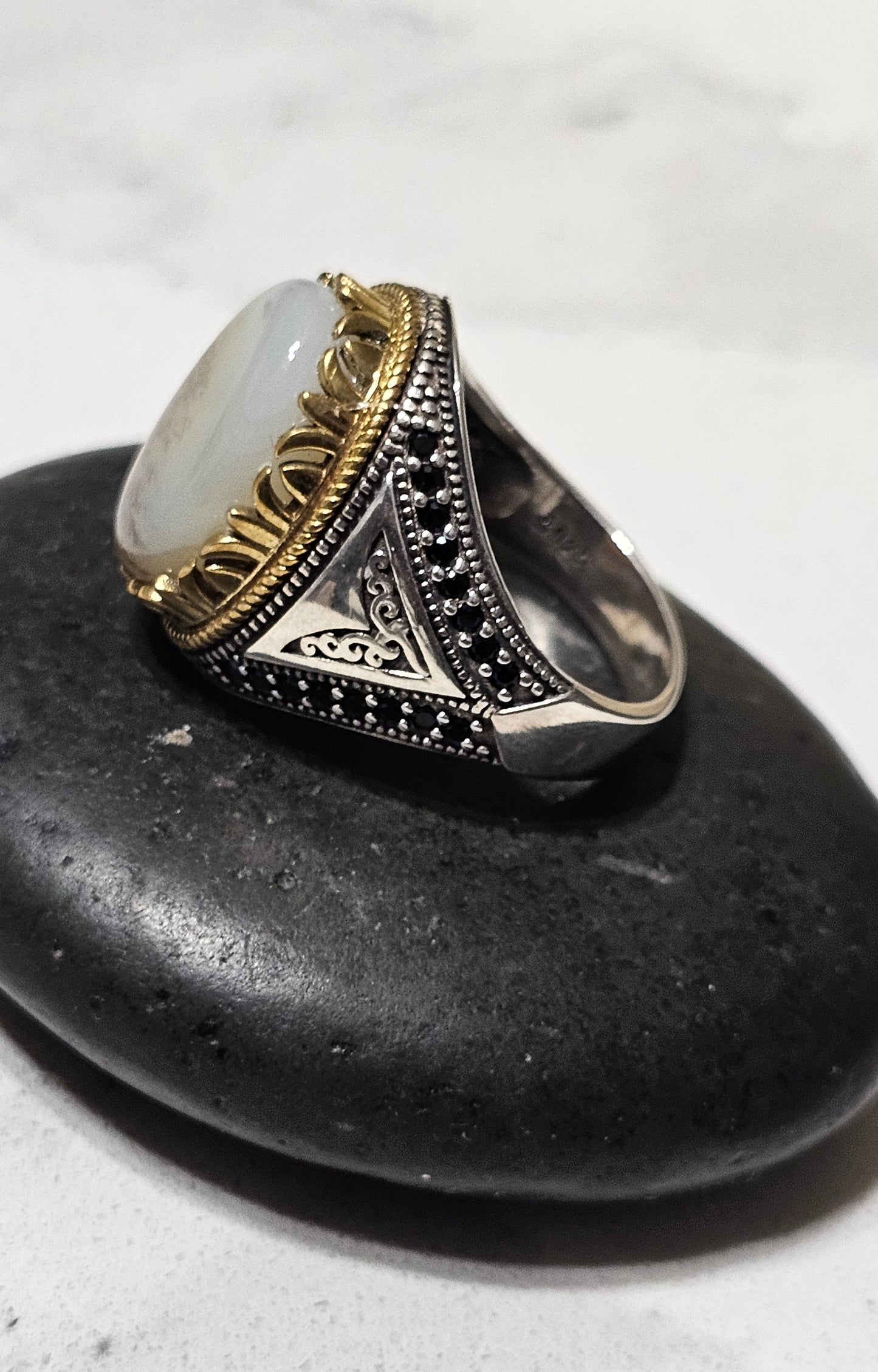Yemeni Aqeeq Stone Ring in Sterling Silver – Ring of Barakah & Tradition