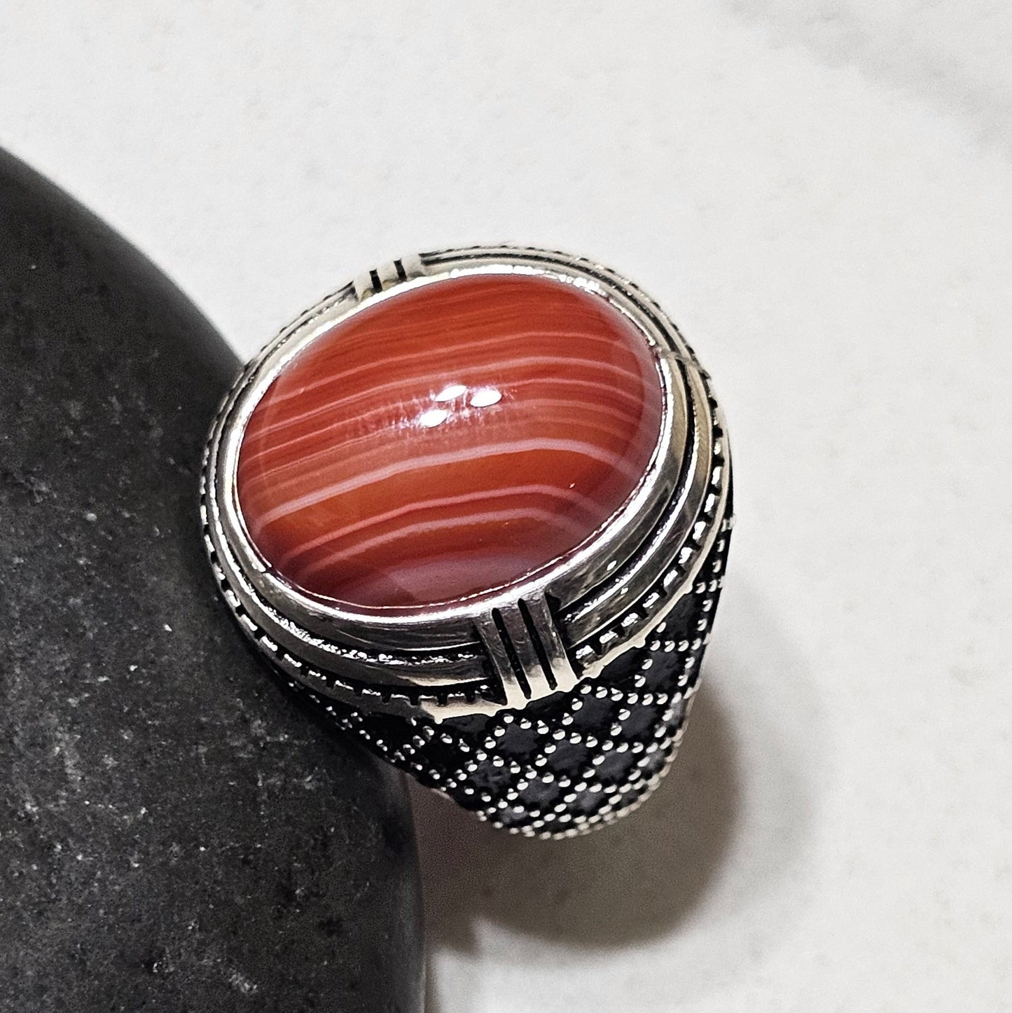 Aqeeq Stone Ring in Sterling Silver – Premium Islamic Ring of Elegance & Barakah