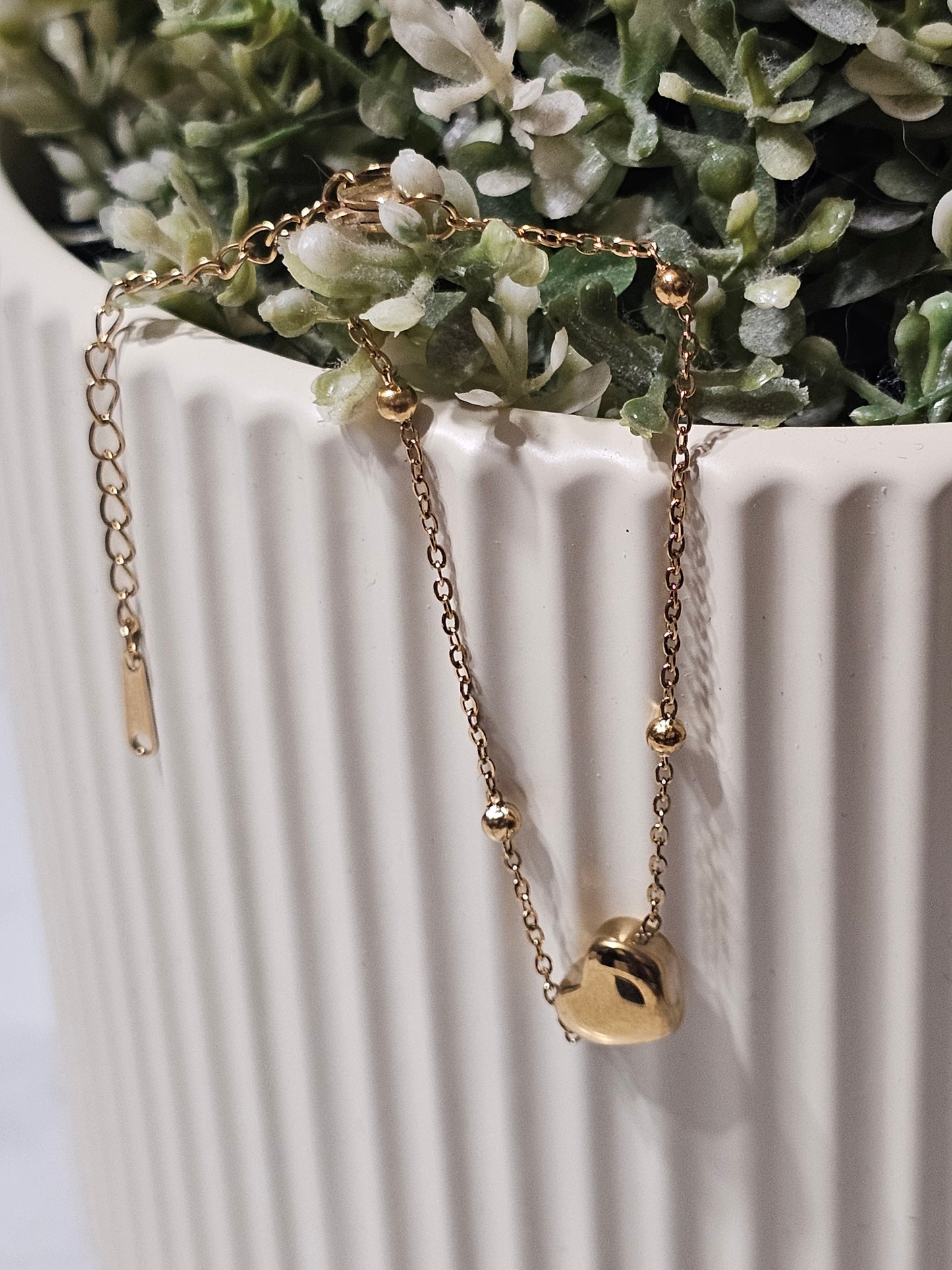 Heart Bracelet – Elegant Symbol of Love & Everyday Style