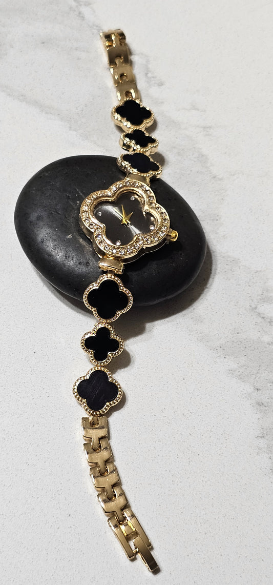 Luxury Clover Bracelet Watch – Elegant Women’s Watch