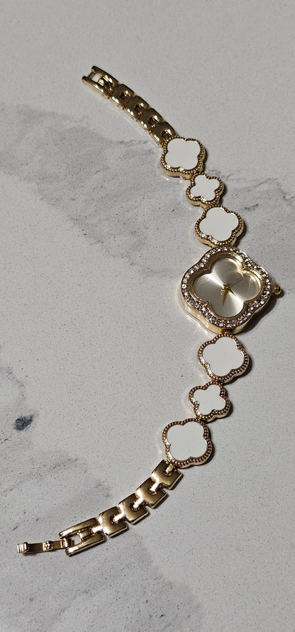 Luxury Clover Bracelet Watch – Elegant Women’s Watch