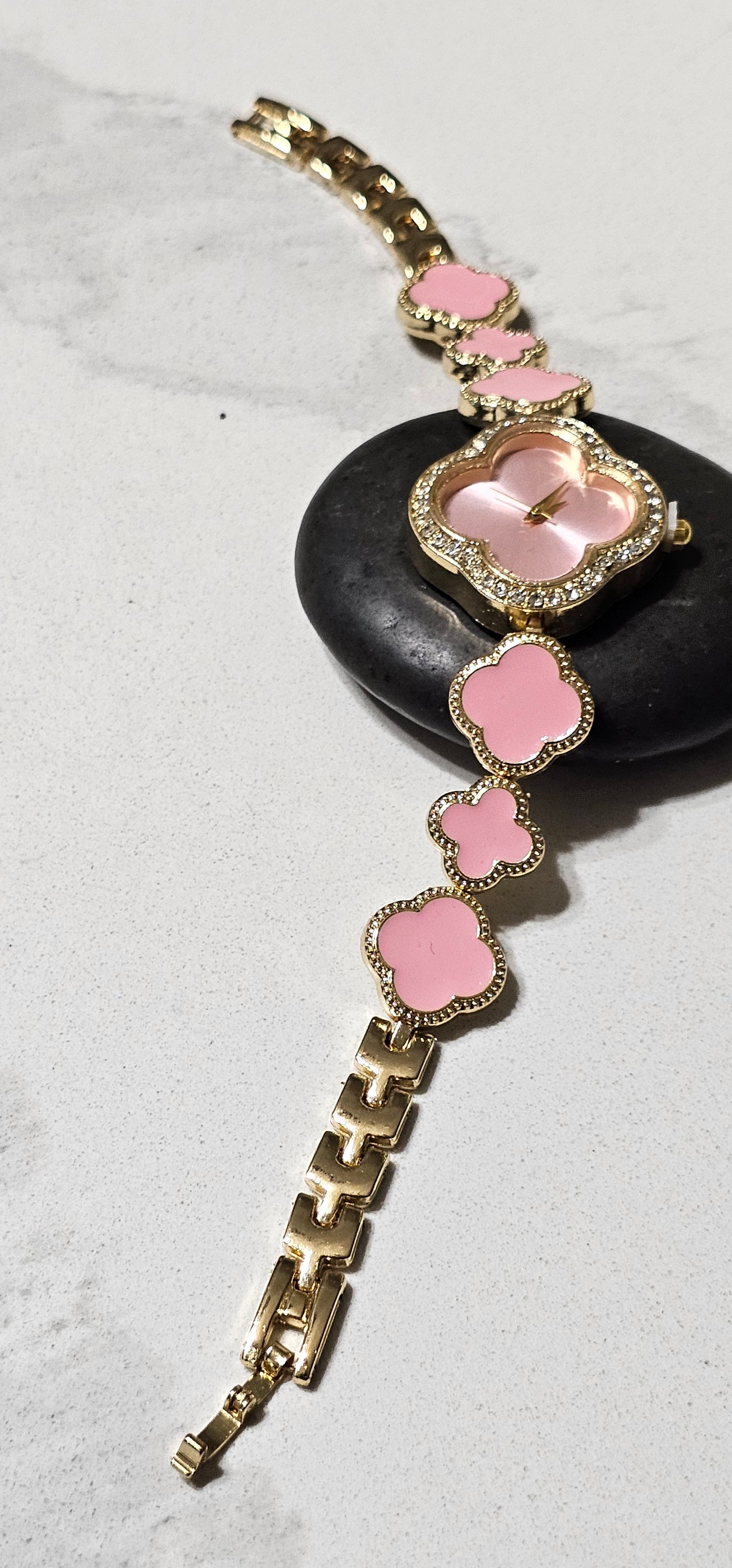 Luxury Clover Bracelet Watch – Elegant Women’s Watch