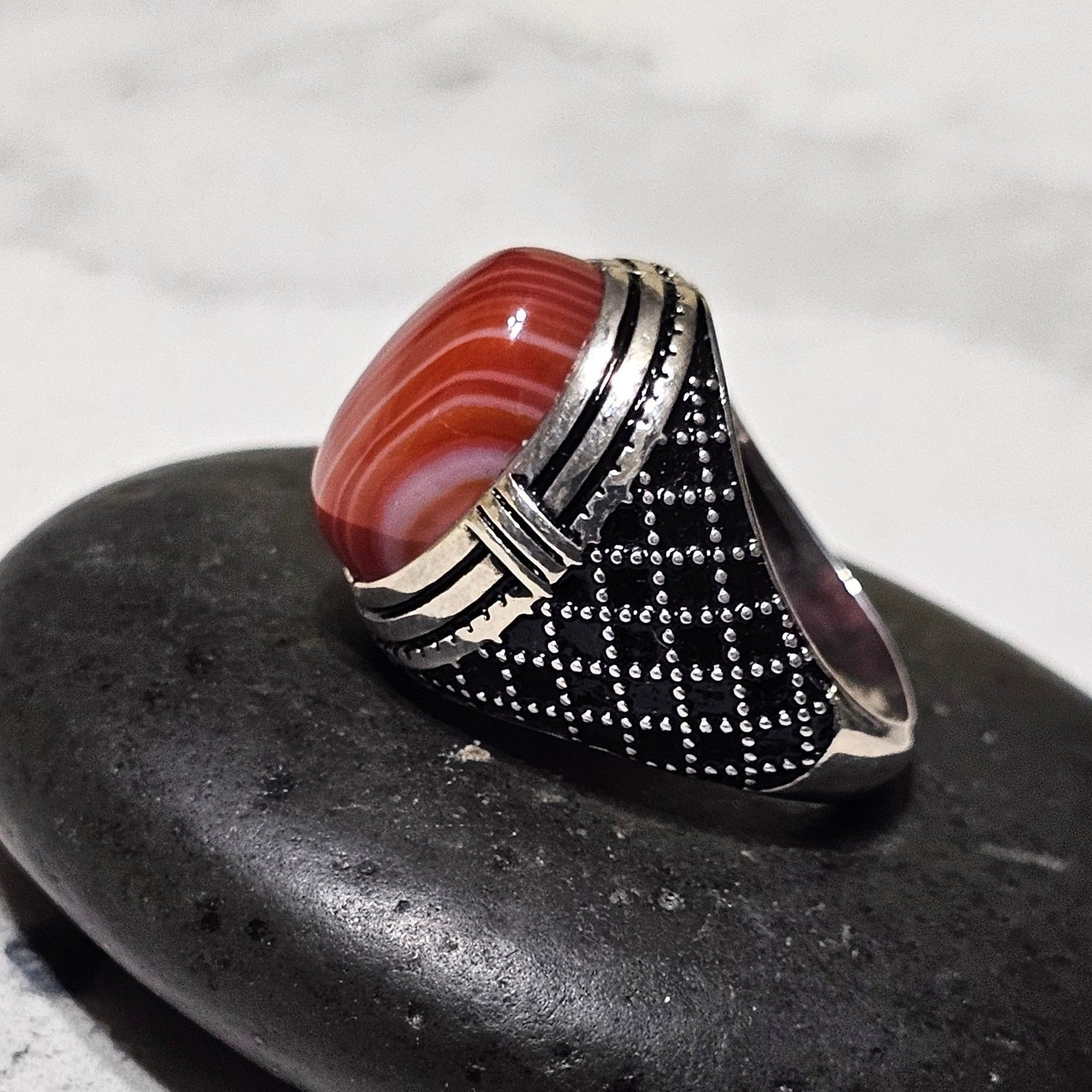 Aqeeq Stone Ring in Sterling Silver – Premium Islamic Ring of Elegance & Barakah