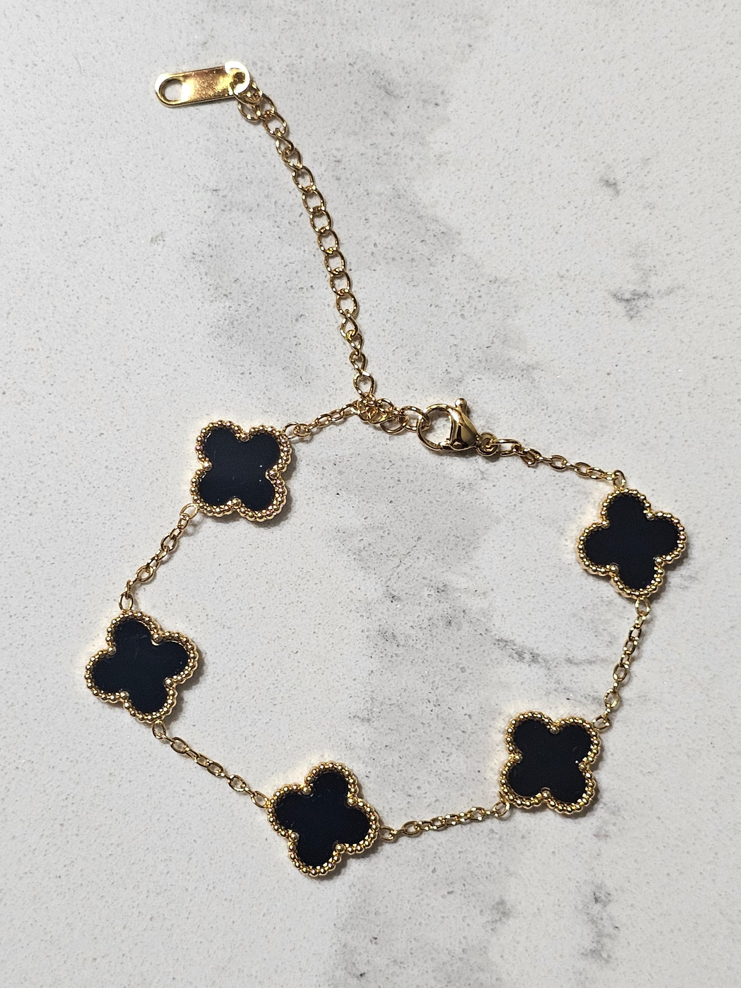 Signature Clover Bracelet – Luxury Color Variants
