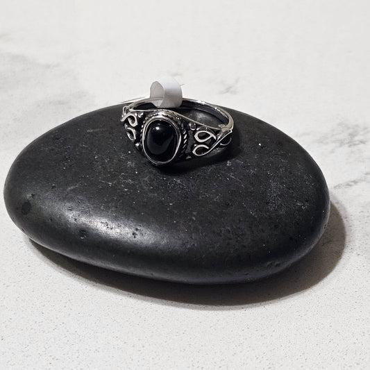 Vintage Onyx Ring for Women – Elegant Stainless Steel Black Gemstone Statement Ring | Timeless Minimalist Jewelry