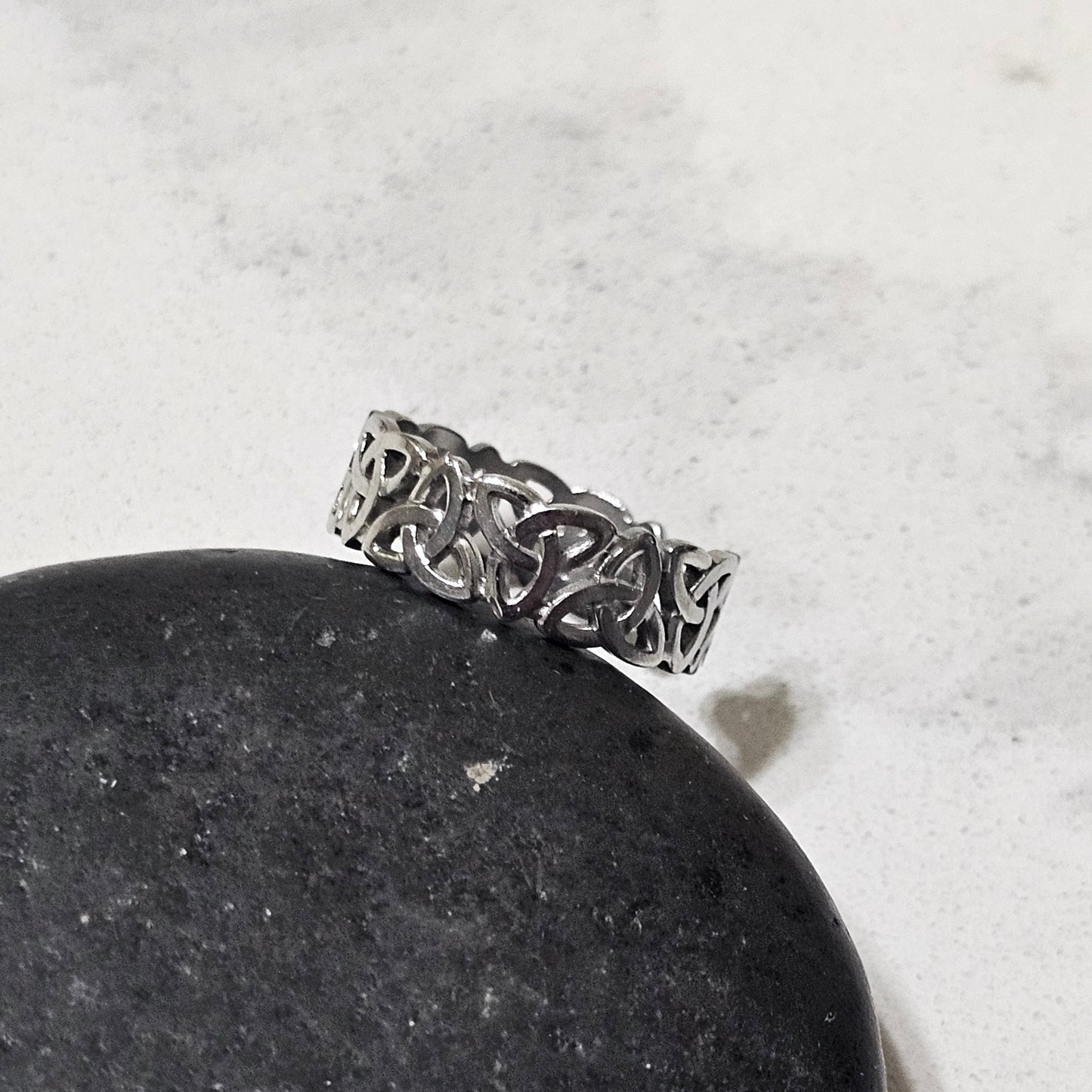 Celtic Knot – Infinity Knot Band | Timeless Vintage Symbol of Love & Eternity Ring