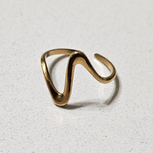 Dainty Gold Wave Open Ring – Adjustable Minimalist Everyday Statement