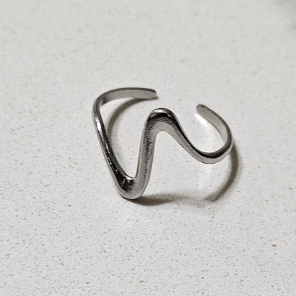 Dainty Gold Wave Open Ring – Adjustable Minimalist Everyday Statement