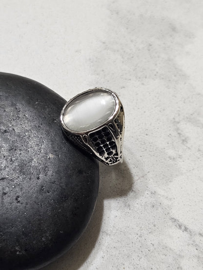 Classic Stone Stainless Steel Ring – Statement Ring with Black, White & Red Imitation Stone