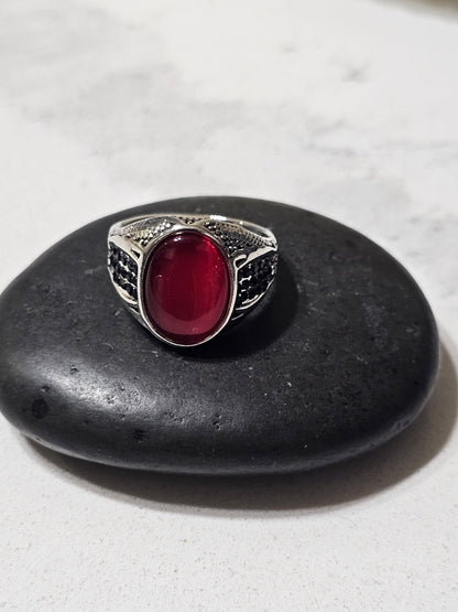 Classic Stone Stainless Steel Ring – Statement Ring with Black, White & Red Imitation Stone