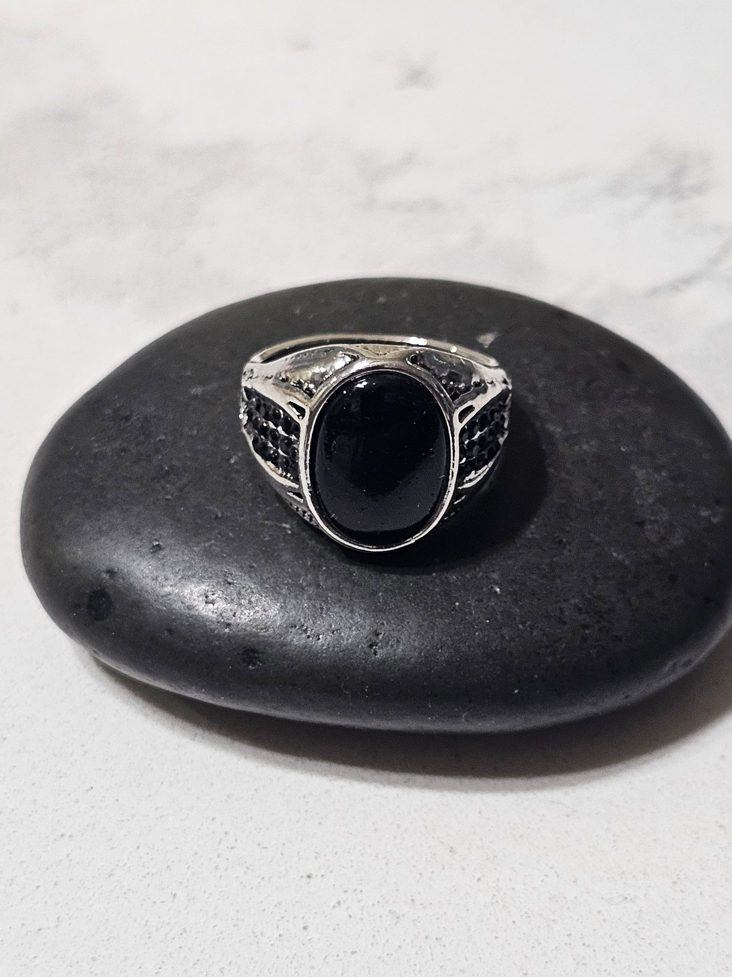 Classic Stone Stainless Steel Ring – Statement Ring with Black, White & Red Imitation Stone