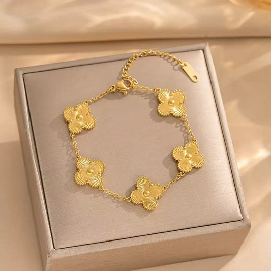 Clover bracelet