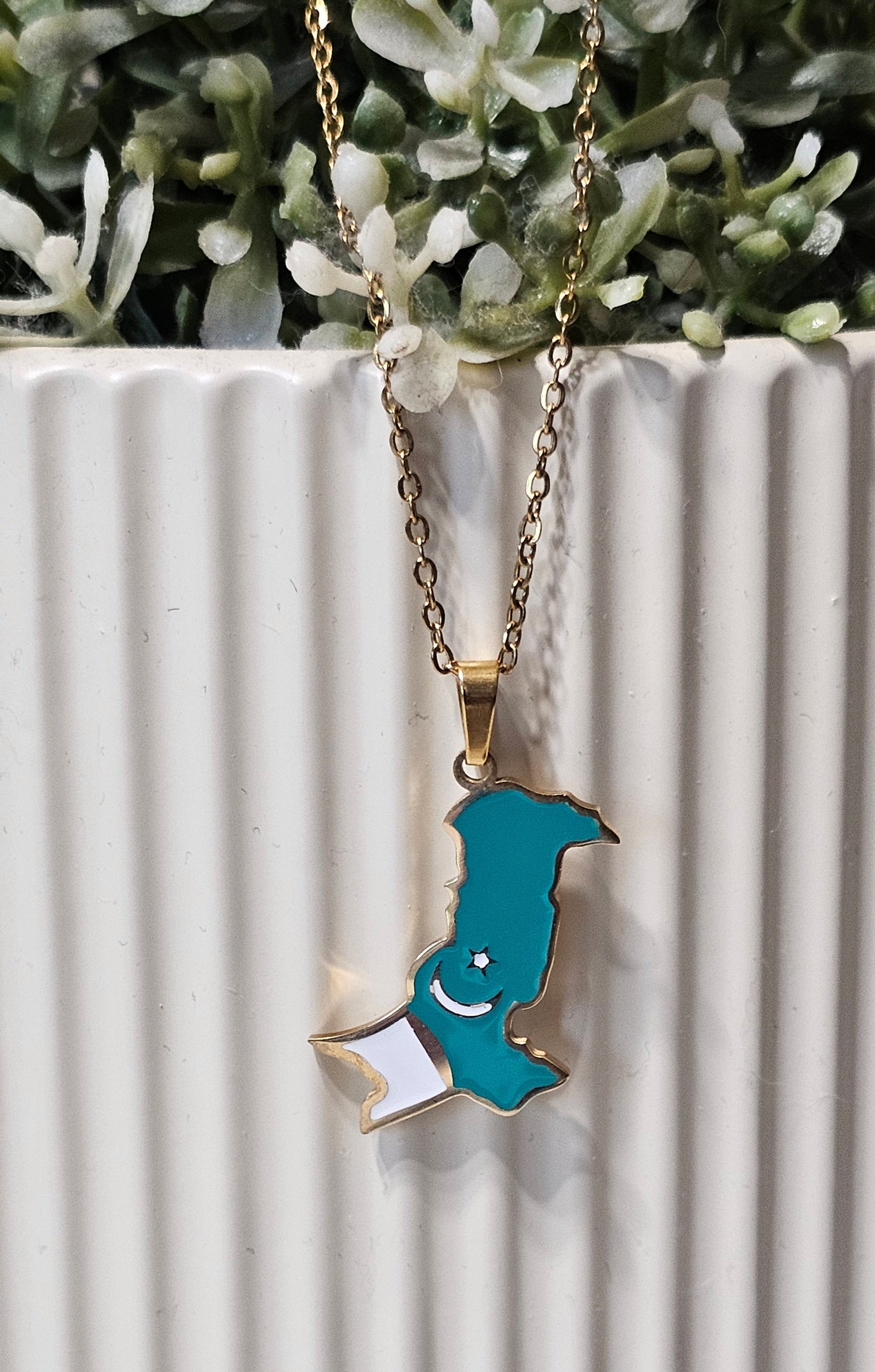 Pakistan Map Flag Pendant Necklace – Premium Heritage Jewelry in Gold, Silver & Enamel