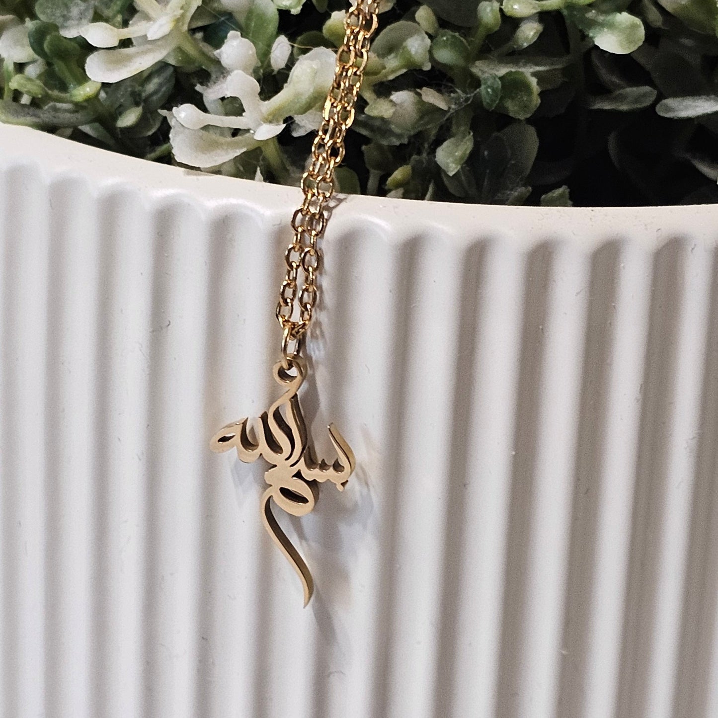 Bismillah Calligraphy Pendant Necklace – Elegant Islamic Necklace of Blessings & Protection