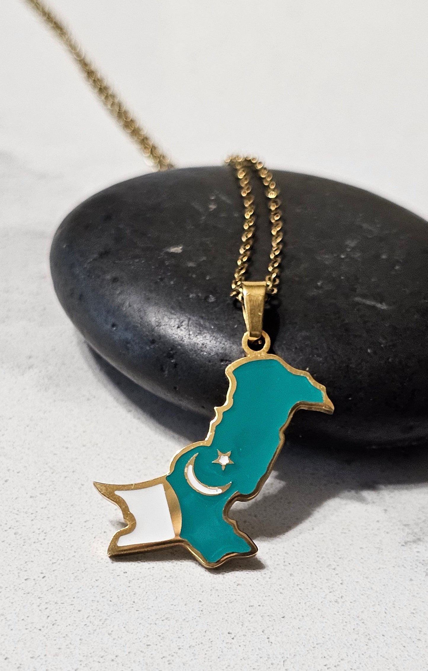 Pakistan Map Flag Pendant Necklace – Premium Heritage Jewelry in Gold, Silver & Enamel