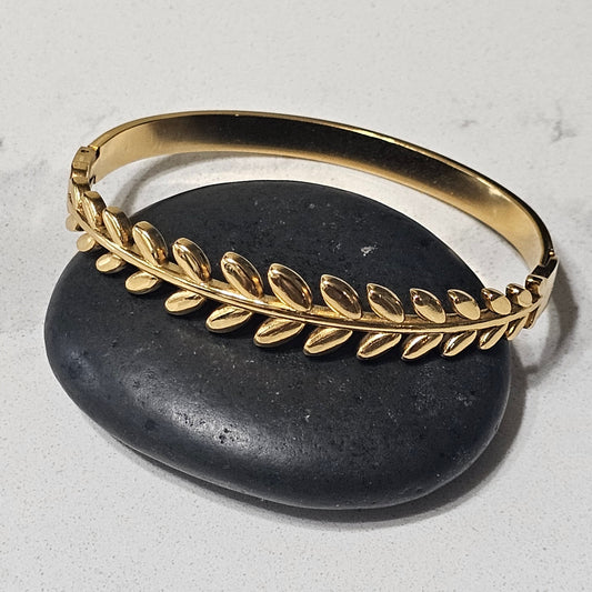 Olive Tree Vine Bangle Bracelet – Elegant Nature-Inspired Gold Cuff Jewelry for Women