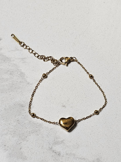 Heart Bracelet – Elegant Symbol of Love & Everyday Style