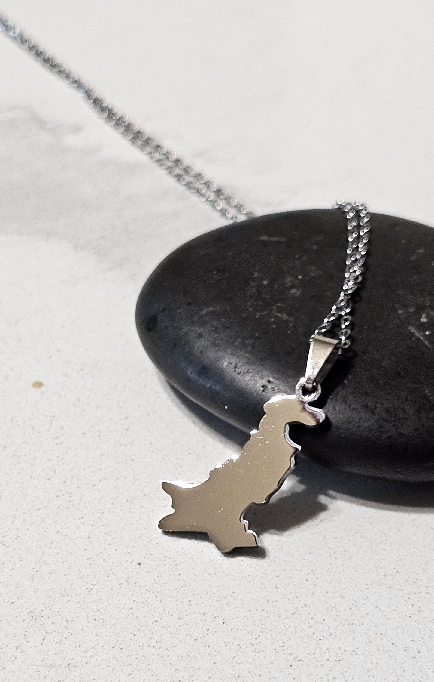 Pakistan Map Flag Pendant Necklace – Premium Heritage Jewelry in Gold, Silver & Enamel